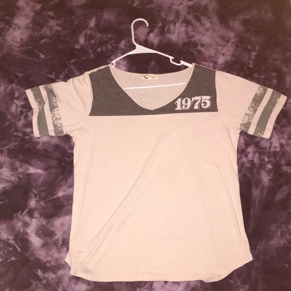Light pink and grey tee.